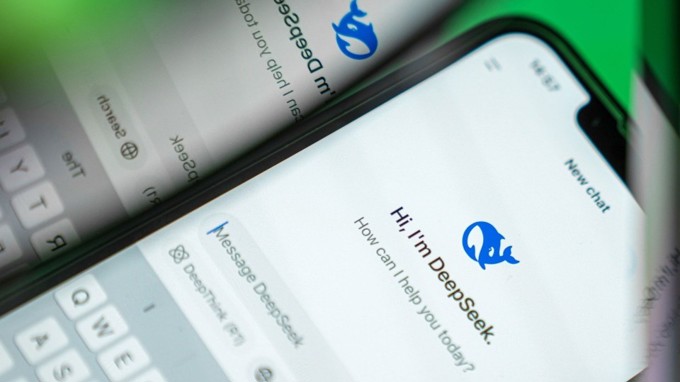 Nhiều app mạo danh ra đời ăn theo cơn sốt DeepSeek, bán tiền mã hóa