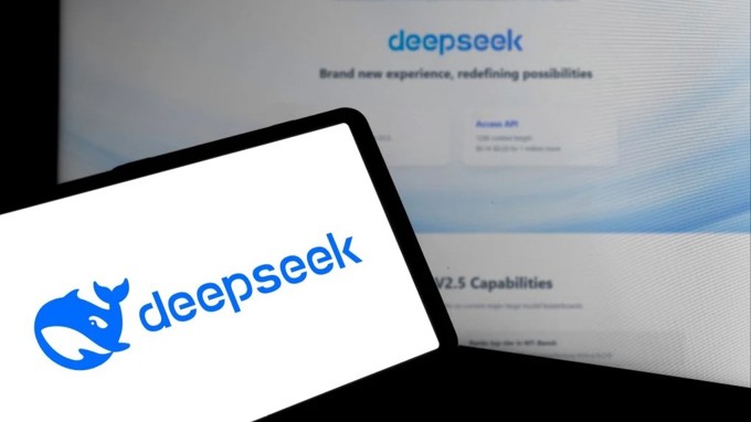 Thượng nghị sĩ Mỹ đề xuất 'phạt tù 20 năm người tải DeepSeek' 😱