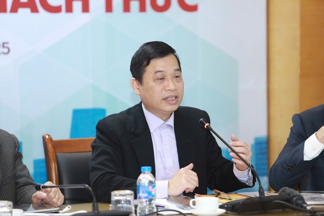 Ông Lê Văn Bình - Phó Vụ trưởng Vụ đất đai - Bộ Tài nguyên & Môi trường. Ông Lê Văn Bình - Phó Vụ trưởng Vụ đất đai - Bộ Tài nguyên & Môi trường.