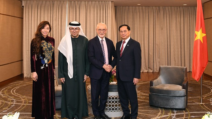 Phó Thủ tướng đề nghị các tập đoàn UAE hỗ trợ Việt Nam xây dựng trung tâm tài chính, khu thương mại tự do