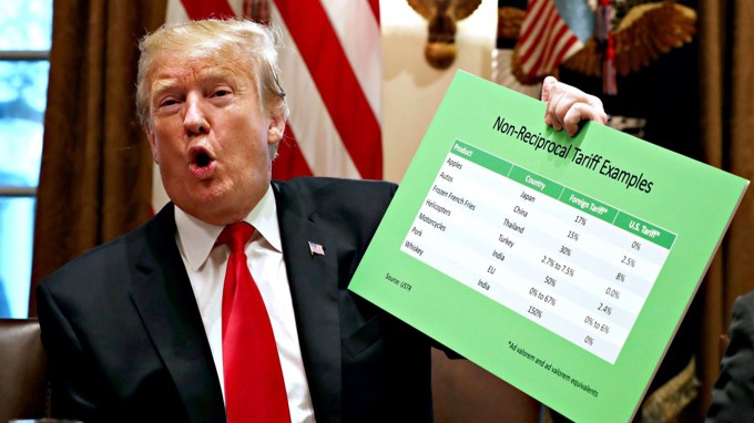 Ông Trump bật ‘mode’ đánh thuế: 'May đo' cho từng nước, bắt đầu từ quốc gia có thâm hụt thương mại với Mỹ lớn nhất, nêu đích danh  một số cái tên