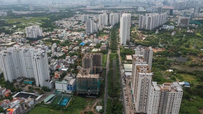 Hơn 10.000 căn nhà ở TPHCM 'chờ' sổ đỏ