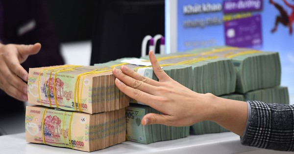 Loạt ngân hàng giảm lãi suất tiết kiệm sau cuộc họp với NHNN