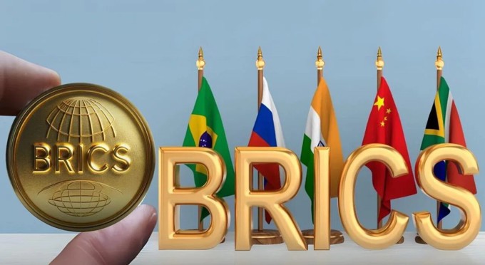 BRICS tung “át chủ bài”: Sử dụng stablecoin neo theo giá vàng để thách thức sự bá quyền của đồng USD