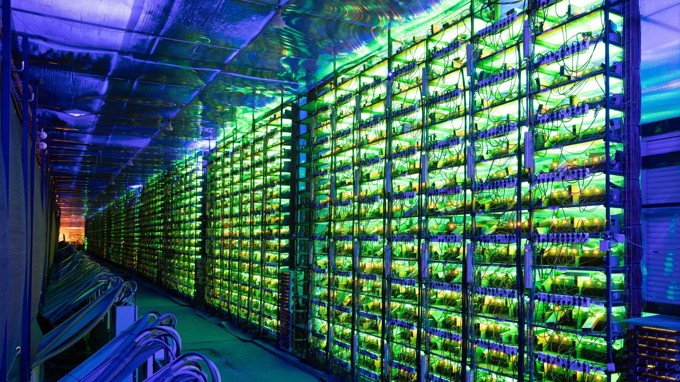 Mỹ "giải phóng" hàng nghìn máy đào Bitcoin từ Trung Quốc