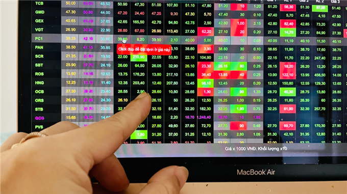 Hai quỹ ETF quy mô 700 triệu USD sắp cơ cấu danh mục, mua bán những cổ phiếu nào?