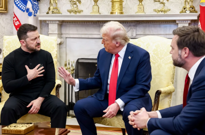 Bloomberg: Mỹ tạm dừng viện trợ quân sự cho Ukraine