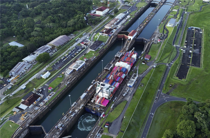 Bán cảng Panama cho Mỹ, lão đại Lý Gia Thành hứng cơn thịnh nộ từ Trung Quốc