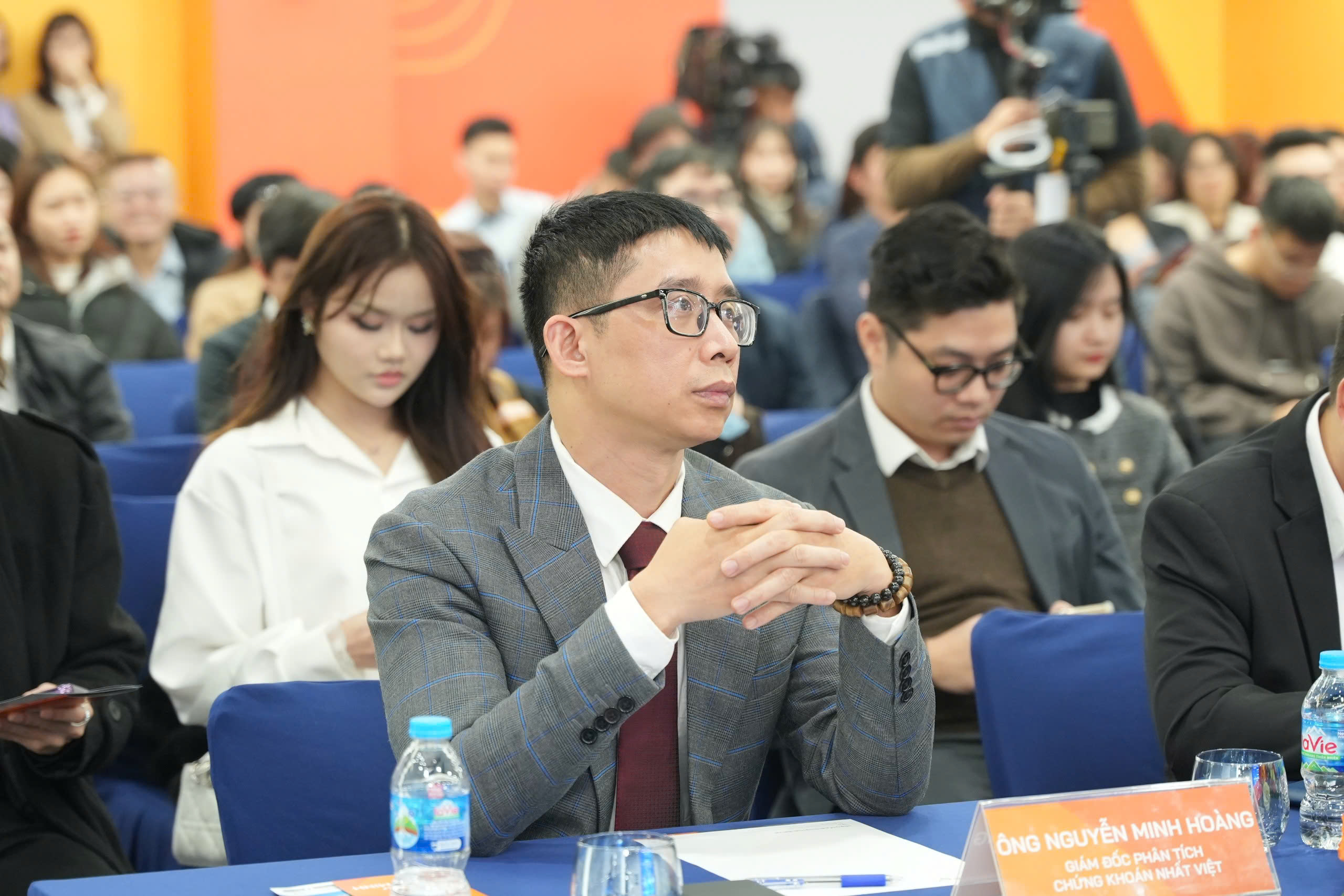 Theo chuyên gia Nguyễn Minh Hoàng, thị trường có thể đón nhận những động lực tăng trưởng tích cực trong năm 2025. Theo chuyên gia Nguyễn Minh Hoàng, thị trường có thể đón nhận những động lực tăng trưởng tích cực trong năm 2025.