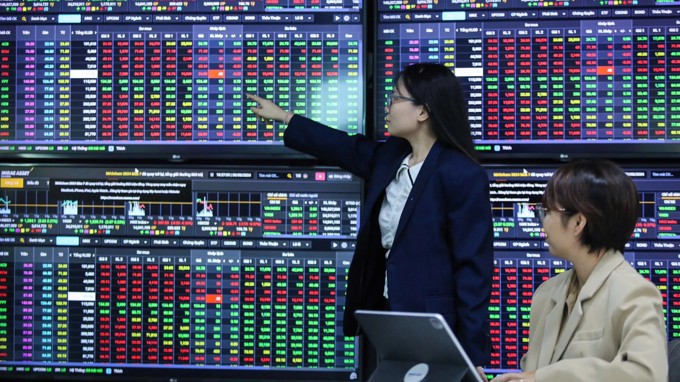 Chứng khoán Việt bao giờ "cầm máu"?