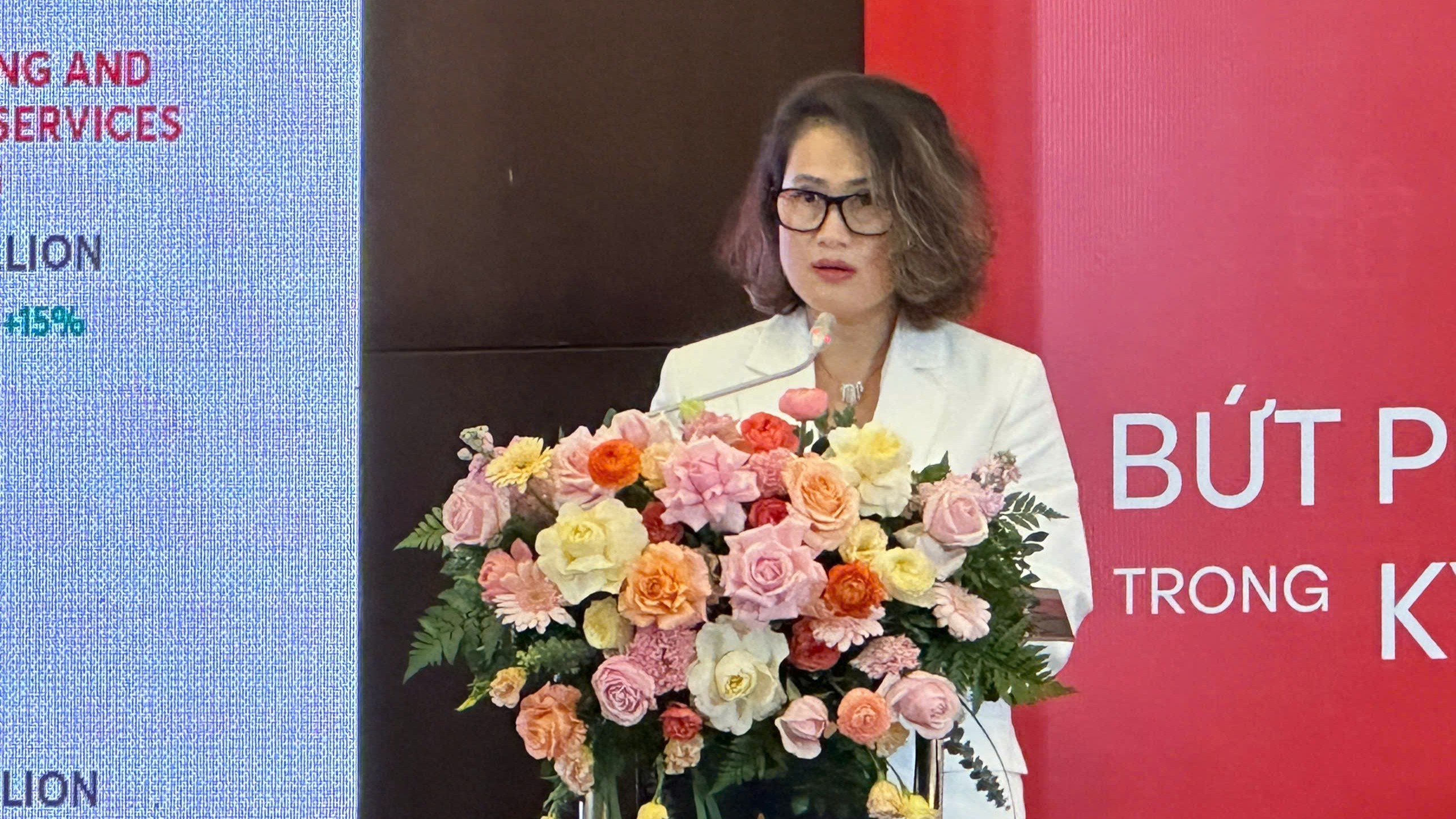 Tổng Giám đốc Phạm Thị Thu Hiền Tổng Giám đốc Phạm Thị Thu Hiền