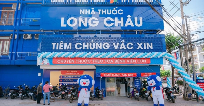 FRT giảm sấp mặt, giá nào cho cổ phiếu đứng sau chuỗi nhà thuốc Long Châu?