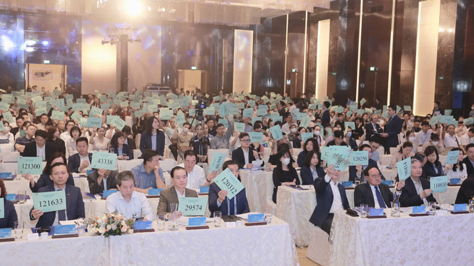 Lịch họp cổ đông tuần 21–27/4: Cao điểm đại hội của loạt “ông lớn” Vingroup, Vietcombank, BIDV, MWG, Vinamilk, Novaland…