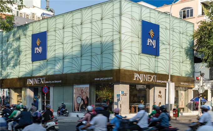 Trùm buôn vàng PNJ "cài số lùi" sau năm lãi kỷ lục