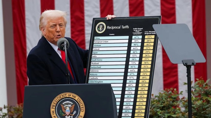 Ông Trump áp thuế đối ứng với hàng chục nền kinh tế, Việt Nam chịu mức 46%