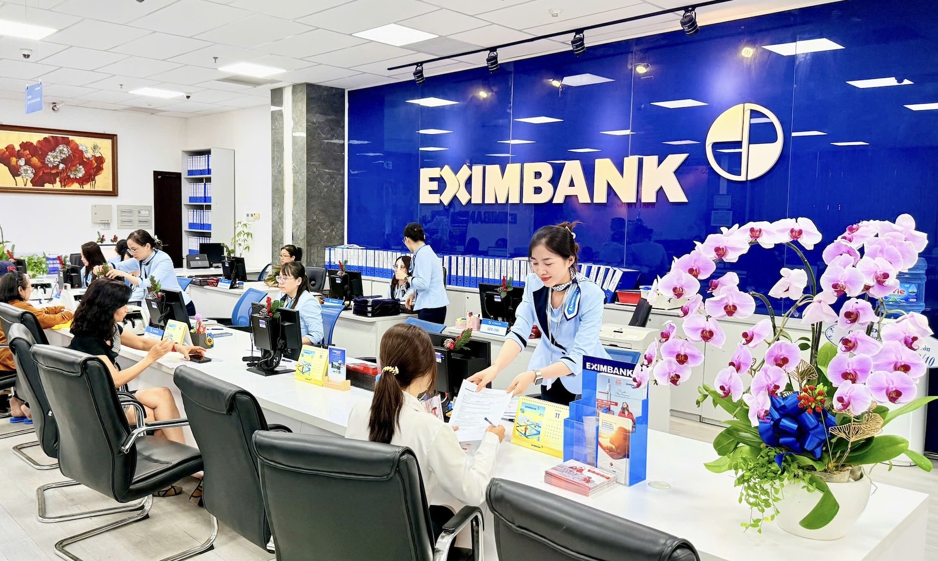 Eximbank đưa ra các giải pháp nhằm tăng trưởng quy mô và nâng cao hiệu quả hoạt động theo hướng bền vững – an toàn - hiệu quả. Eximbank đưa ra các giải pháp nhằm tăng trưởng quy mô và nâng cao hiệu quả hoạt động theo hướng bền vững – an toàn - hiệu quả.