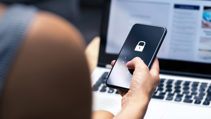 Singapore giữa cơn bão lừa đảo: Người dân 'vừa giàu vừa ngây thơ', thiệt hại nặng nhất thế giới