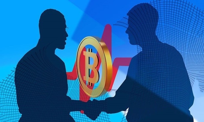 Người nhận giao dịch Bitcoin đầu tiên là ai?