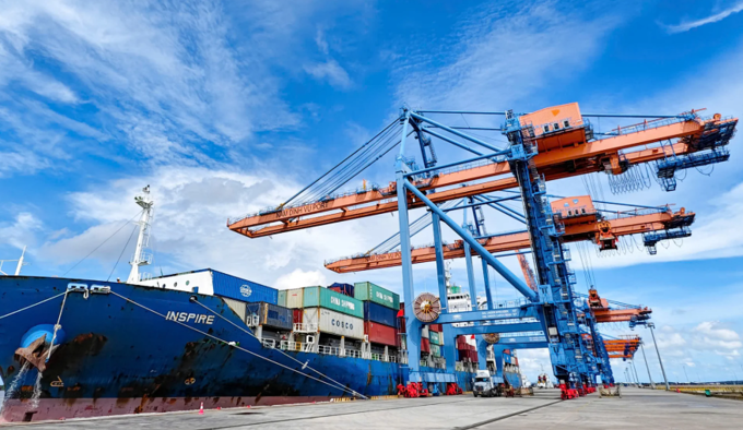 Loạt lãnh đạo Gemadept "bắt đáy" cổ phiếu GMD