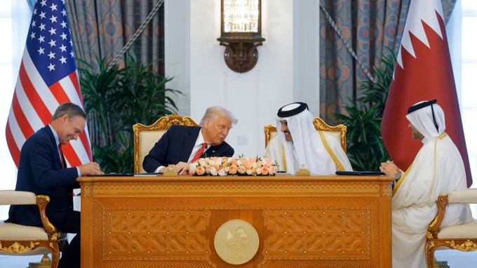 Ông Trump làm 'deal thế kỷ': Boeing bán 160 máy bay thân rộng cho Qatar, trị giá 96 tỷ USD