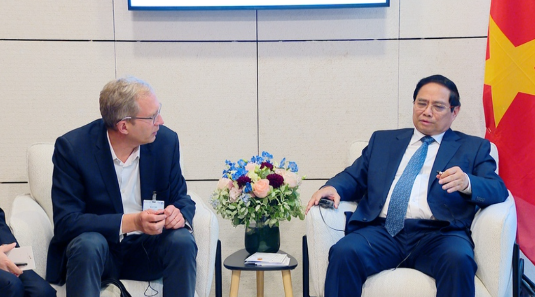 Thủ tướng Phạm Minh Chính tiếp ông Henri Poupart-Laffarge - Giám đốc điều hành Tập đoàn Alstom (Ảnh: VGP)