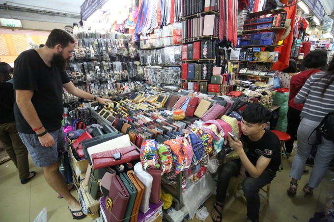 Bày "chiêu" tránh ngưỡng 1 tỷ đồng: Né 1 đồng, có khi mất 10 đồng vì truy thu thuế!