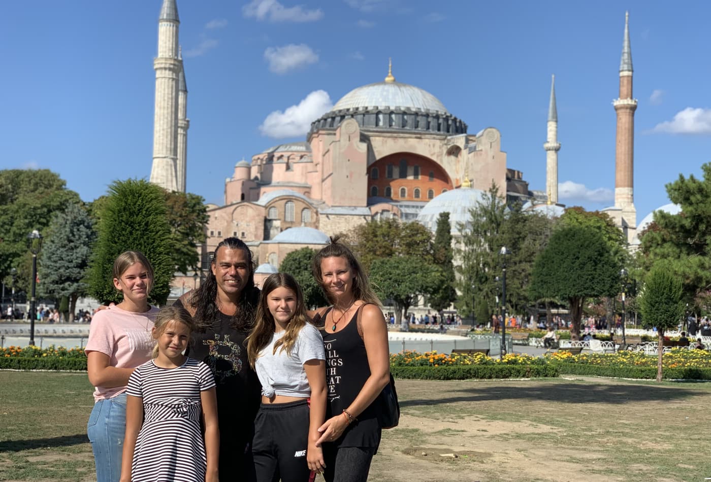 Bán sạch nhà cửa, xe cộ mua Bitcoin từ khi giá 900 USD, giờ cả gia đình phải sống ẩn dật vì bị đe dọa bắt cóc, tống tiền