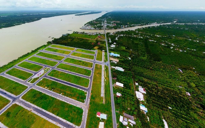 "Giá đất tăng từ 5 tỷ lên 8 tỷ, rồi 10 tỷ mà vẫn ‘ngồi trên đống lửa’: Chủ đất méo mặt vì tiền thật chẳng thấy đâu!"