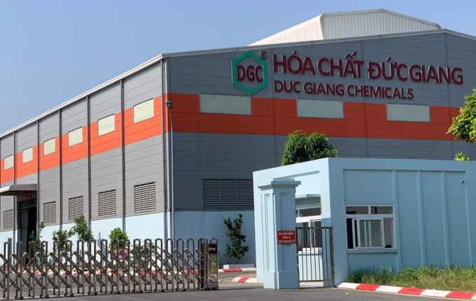 Hóa chất Đức Giang lãi cao nhất 10 quý, "cất" hơn 12.000 tỷ đồng trong ngân hàng