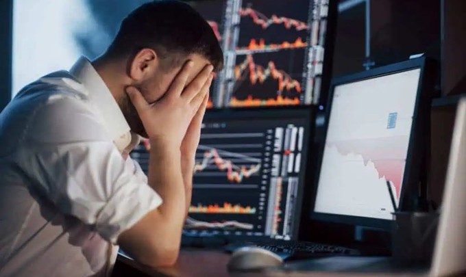 Bitcoin trượt khỏi mốc 116.000 USD, "cuốn phăng" 700 triệu USD khỏi tay các trader trong 24 giờ