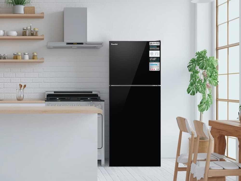 Tủ lạnh Funiki với thiết kế mặt kính cường lực hiện đại, thẩm mỹ