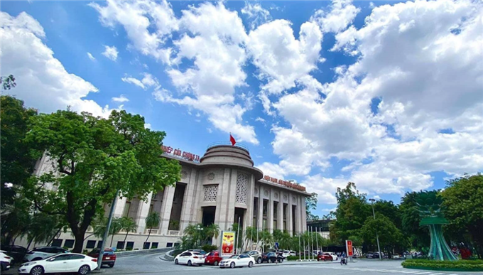 
									 NHNN nới “room” tín dụng cho loạt ngân hàng
								 