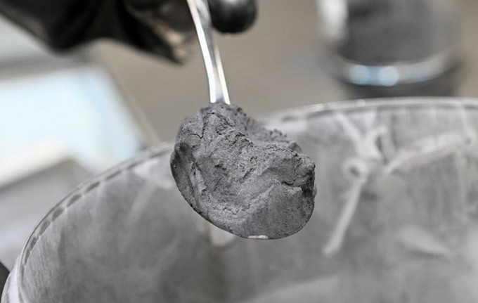 Mỹ áp thuế 160% với vật liệu chủ chốt trong sản xuất pin nhập khẩu từ Trung Quốc