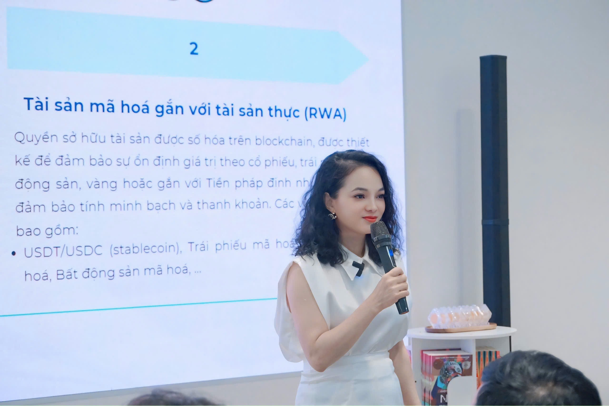 Bà Nguyễn Vân Hiền – Trưởng ban tổ chức, Phó Chủ tịch Hiệp hội Blockchain Việt Nam