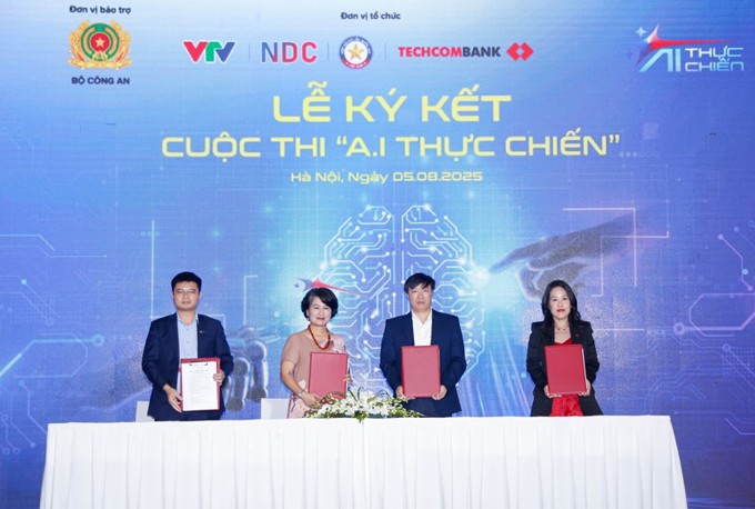 
									 Quán quân "AI thực chiến" sẽ được làm việc tại Techcombank và hệ sinh thái, cùng cơ hội trở thành triệu phú USD trước tuổi 30
								 