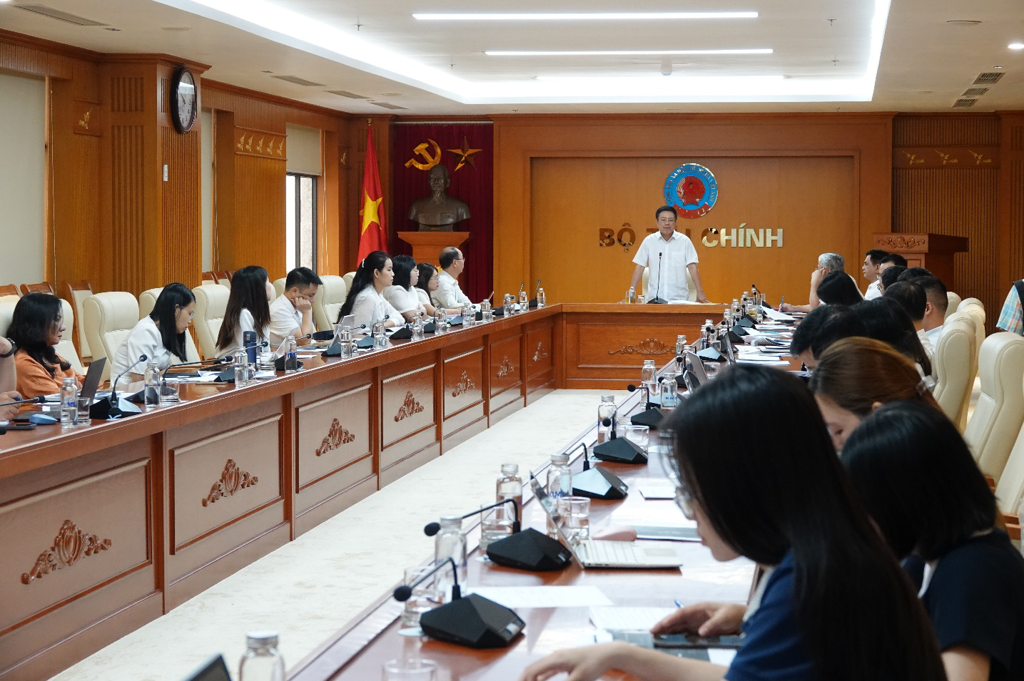 Thứ trưởng Hồ Sỹ Hùng chủ trì Hội thảo tham vấn chính sách Luật Đầu tư (thay thế) ngày 11/8 tại Hà Nội Thứ trưởng Hồ Sỹ Hùng chủ trì Hội thảo tham vấn chính sách Luật Đầu tư (thay thế) ngày 11/8 tại Hà Nội