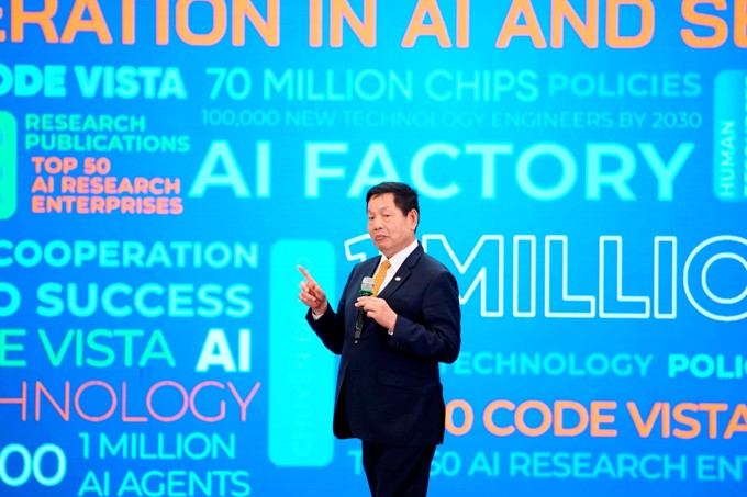 
									 Chủ tịch FPT: Cứ 5 người Việt Nam thì 1 người có tài sản số, quy mô giao dịch 120 tỷ USD/năm
								 