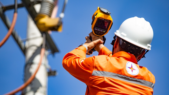 
									 
									 Đề xuất đưa khoản lỗ của EVN vào giá điện: Cần minh bạch các chi phí cấu thành nên khoản lỗ.
								 
								 