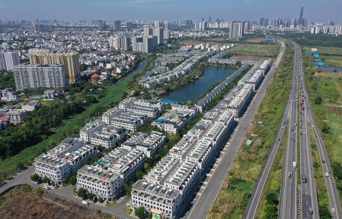 Hàng tồn kho bất động sản lập đỉnh 570.000 tỷ đồng: Novaland, Vingroup ôm khối dự án dở dang “khổng lồ”