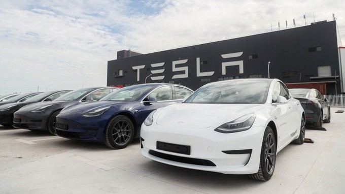 Ngành xe điện Mỹ khựng lại: 26 tỷ USD vốn đầu tư EV bị hủy