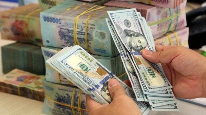 Đồng USD trên thế giới giảm, song tỷ giá trong nước chưa hạ nhiệt