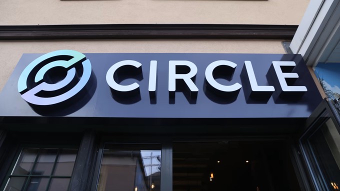 JPMorgan: Circle bị Tether và Hyperliquid “bao vây” trong cuộc chiến stablecoin