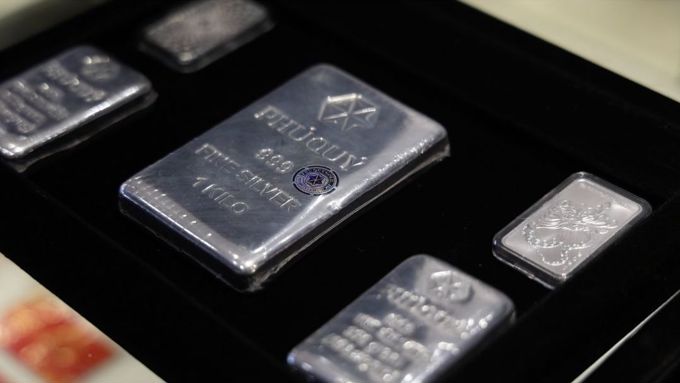 Giá bạc trên đỉnh 14 năm