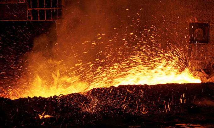 Lò cao số 2 Khu liên hợp gang thép Hòa Phát Dung Quất 2 ra mẻ gang đầu tiên