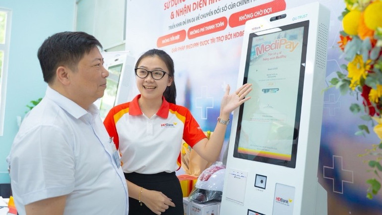Phó Giáo sư, Tiến sĩ, bác sĩ chuyên khoa II, ông Nguyễn Vũ Trung, Viện trưởng Viện Pasteur Thành phố Hồ Chí Minh.