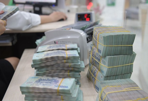 NHNN hút ròng 80.000 tỷ đồng tuần qua, lãi suất liên ngân hàng hạ nhiệt