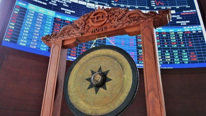 Đề xuất doanh nghiệp thua lỗ vẫn được niêm yết HOSE