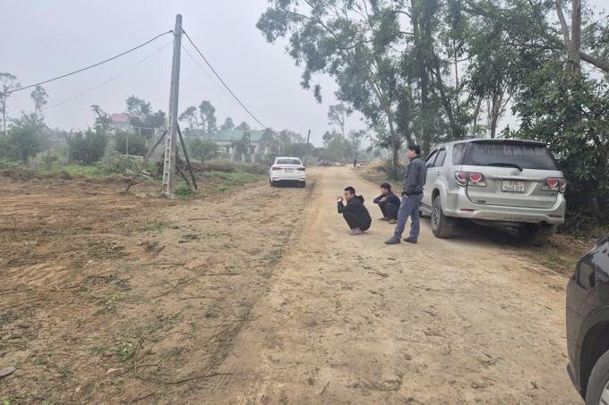 Ô tô, môi giới nườm nượp về Nam Đàn tìm mua đất sau thông tin đề xuất khu công nghiệp VSIP Nghệ An 4, chính quyền cảnh báo mới dừng ở bước khảo sát