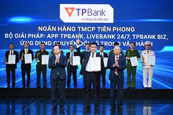 99,5% giao dịch trên kênh số, AI tối ưu vận hành: TPBank ghi dấu trên bản đồ ngân hàng số Việt Nam
