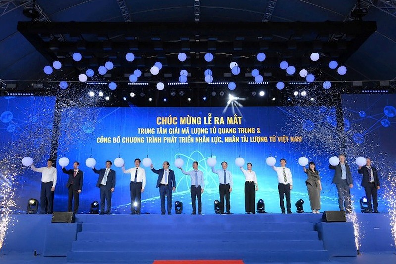 Nam A Bank đồng hành ra mắt Trung tâm Giải mã Lượng tử Quang Trung.